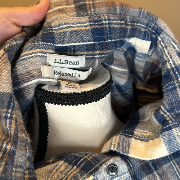 L.L. Bean womens plaid blue flannel button up relaxed fit size 10 reg - Picture 5 of 5